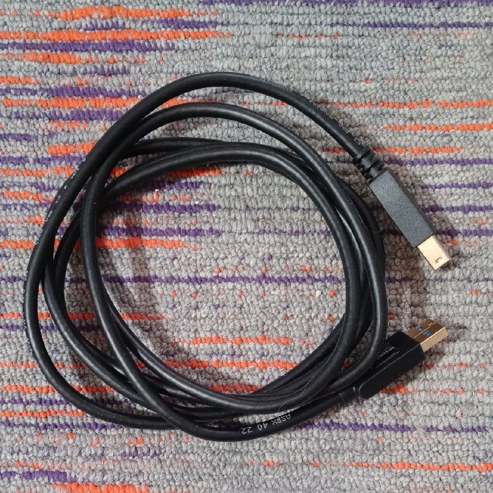 Amazon Basics USB 3.0 Cable - Black - Picture 2 of 6